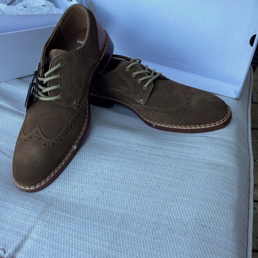 NWT Sonoma taupe Mens size 8.5 suede dress shoes